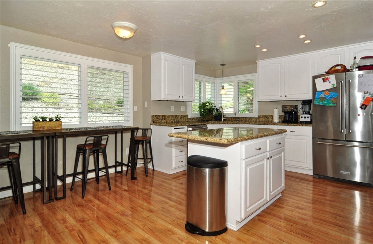4782 Gateshead Road Carlsbad, CA 92010 - Photo 3 of 25 Gallery Image 3