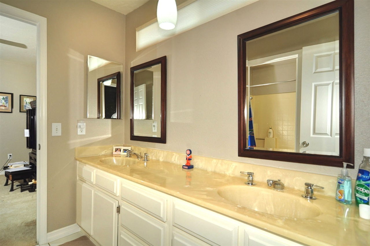 4782 Gateshead Road Carlsbad, CA 92010 - Photo 24 of 25 Gallery Image 24