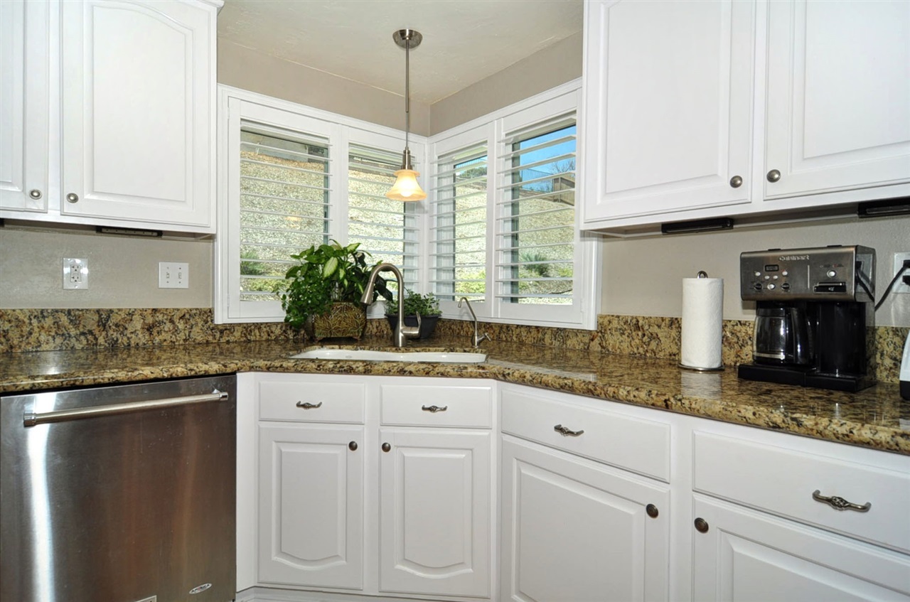 4782 Gateshead Road Carlsbad, CA 92010 - Photo 5 of 25 Gallery Image 5