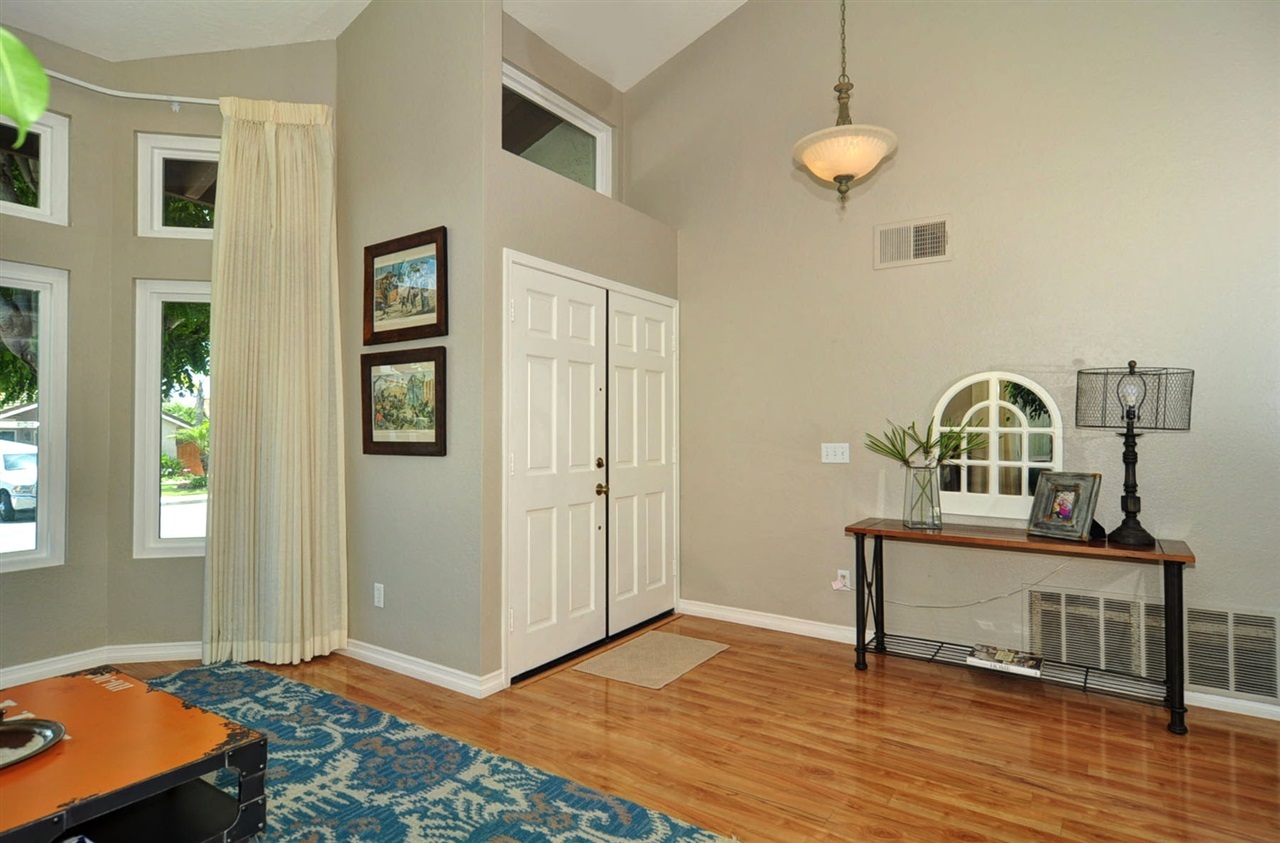 4782 Gateshead Road Carlsbad, CA 92010 - Photo 9 of 25 Gallery Image 9