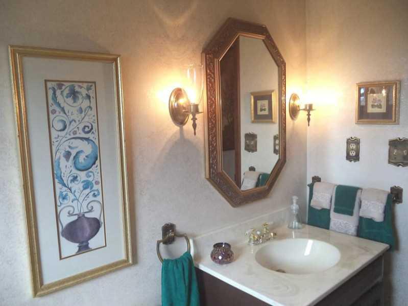 2379 Ritchie Street Aliquippa, PA 15001 - Photo 15 of 25 Full Bath.