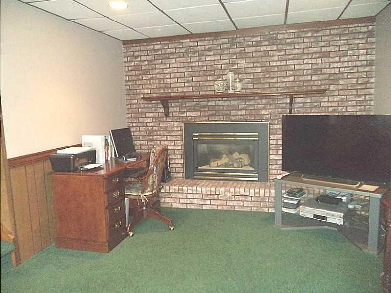 2379 Ritchie Street Aliquippa, PA 15001 - Photo 18 of 25 Family Room.
