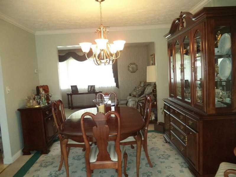 2379 Ritchie Street Aliquippa, PA 15001 - Photo 7 of 25 Dining Room.