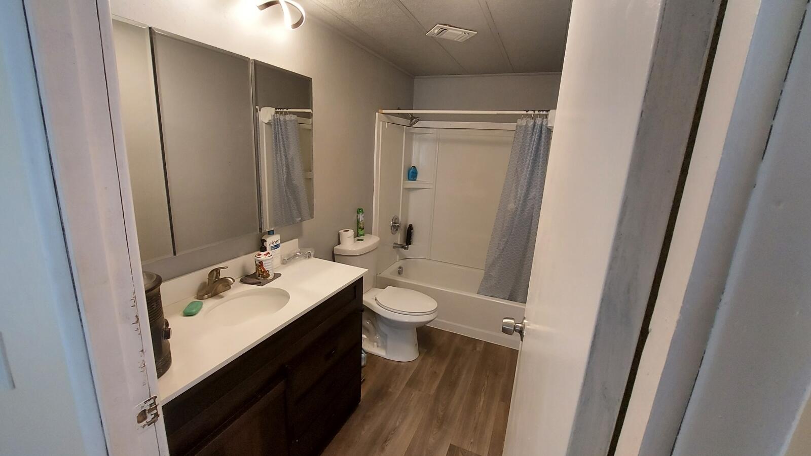 9728 Ben Kerns Road Klamath Falls, OR 97601 - Photo 37 of 58 Bathroom