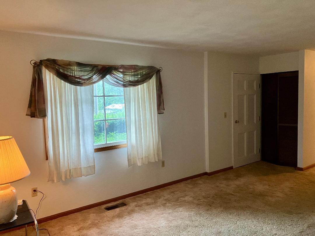 1327 Long Street Dixon, IL 61021 - Photo 6 of 18