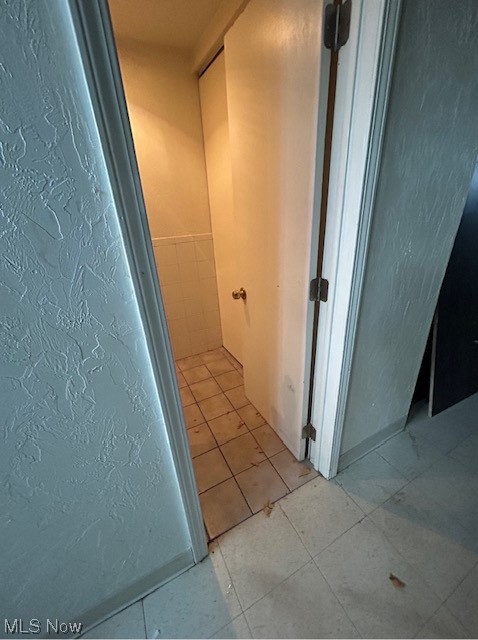 1287 Churchill Road Lyndhurst, OH 44124 - Photo 23 of 27 Corridor with light tile flooring