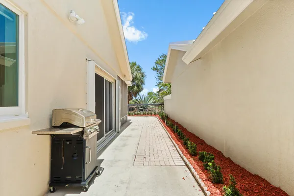 $1,199,000 | 327 Ridge Road, Jupiter, FL 33477