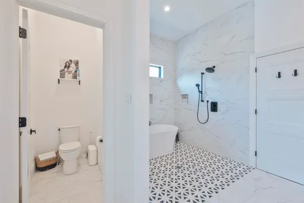 a bathroom with a toilet
