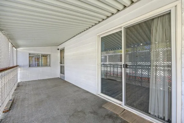 a view of livingroom with hardwood