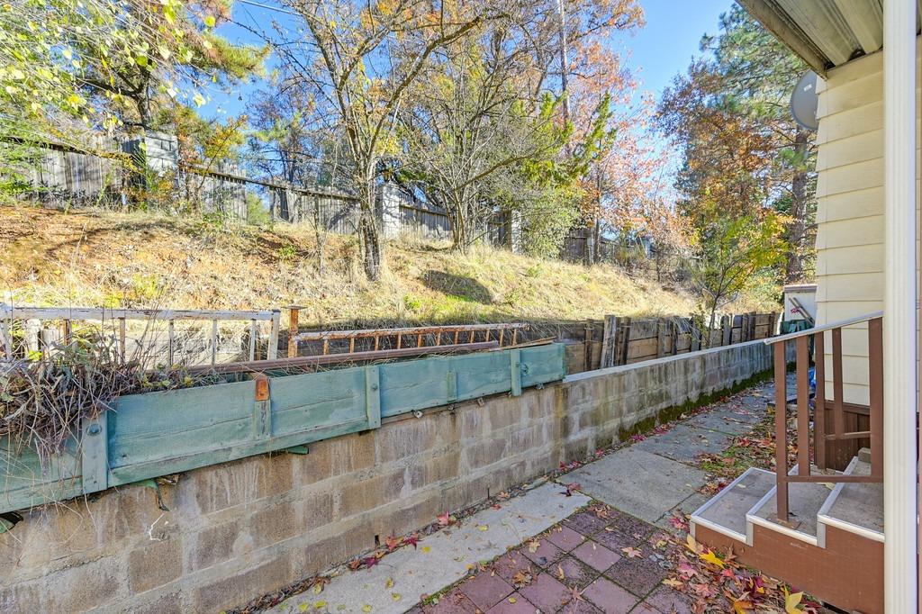 2874 Hidden Springs Circle Placerville, CA 95667 - Photo 40 of 41 a view of a balcony and trees