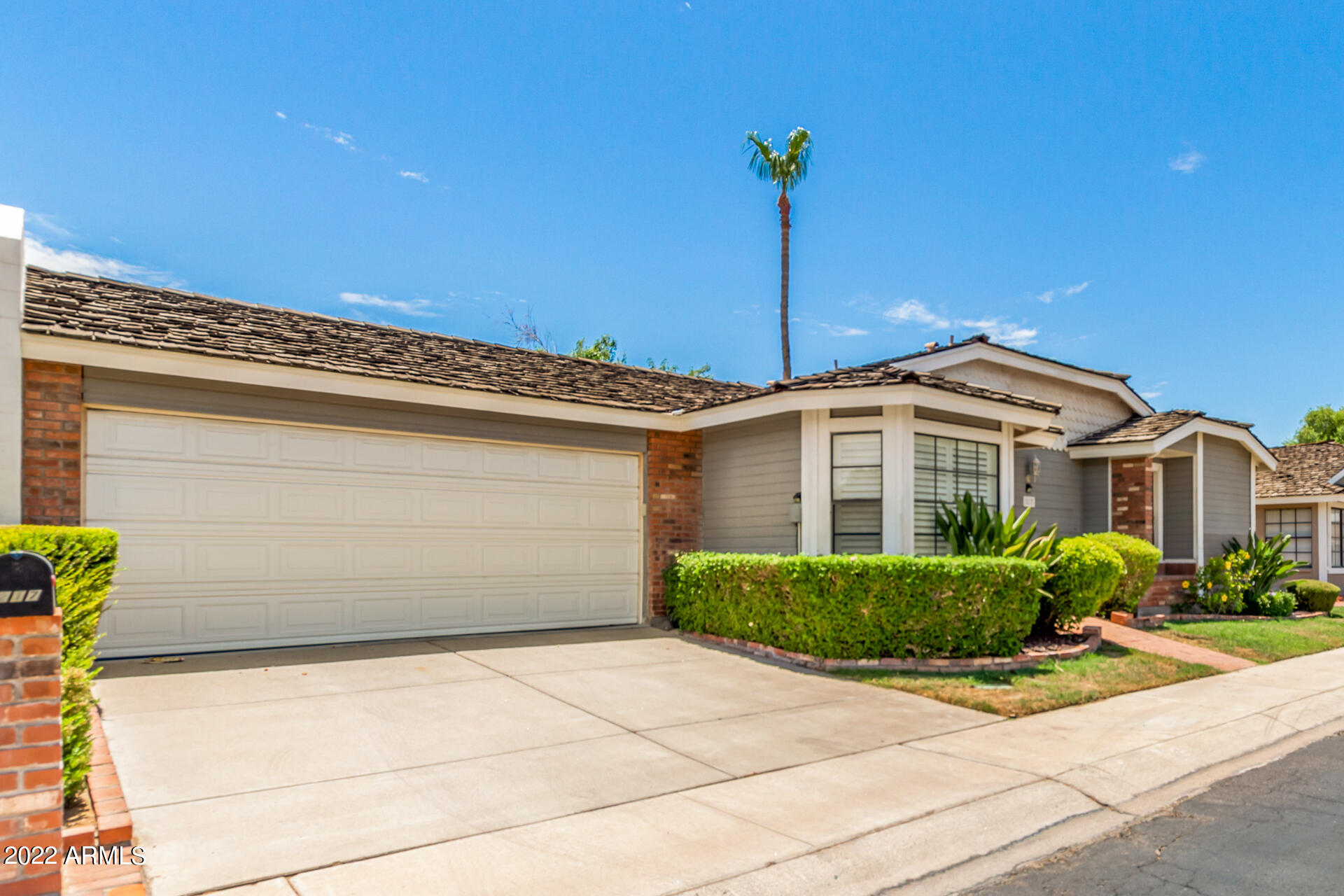 217 East Danbury Road Phoenix, AZ 85022 - Photo 3 of 27 3 - Danbury