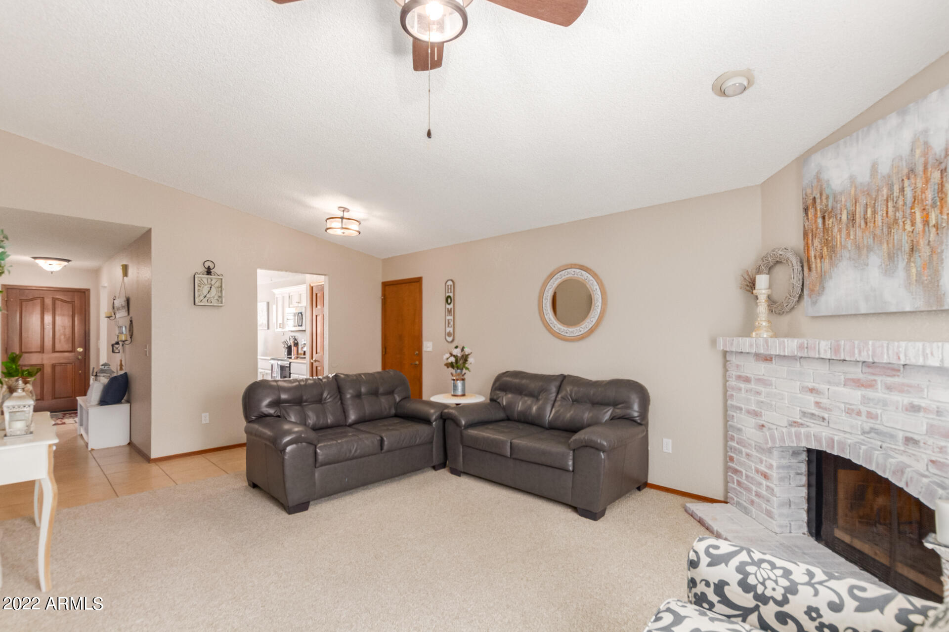 217 East Danbury Road Phoenix, AZ 85022 - Photo 7 of 27 7 - Danbury