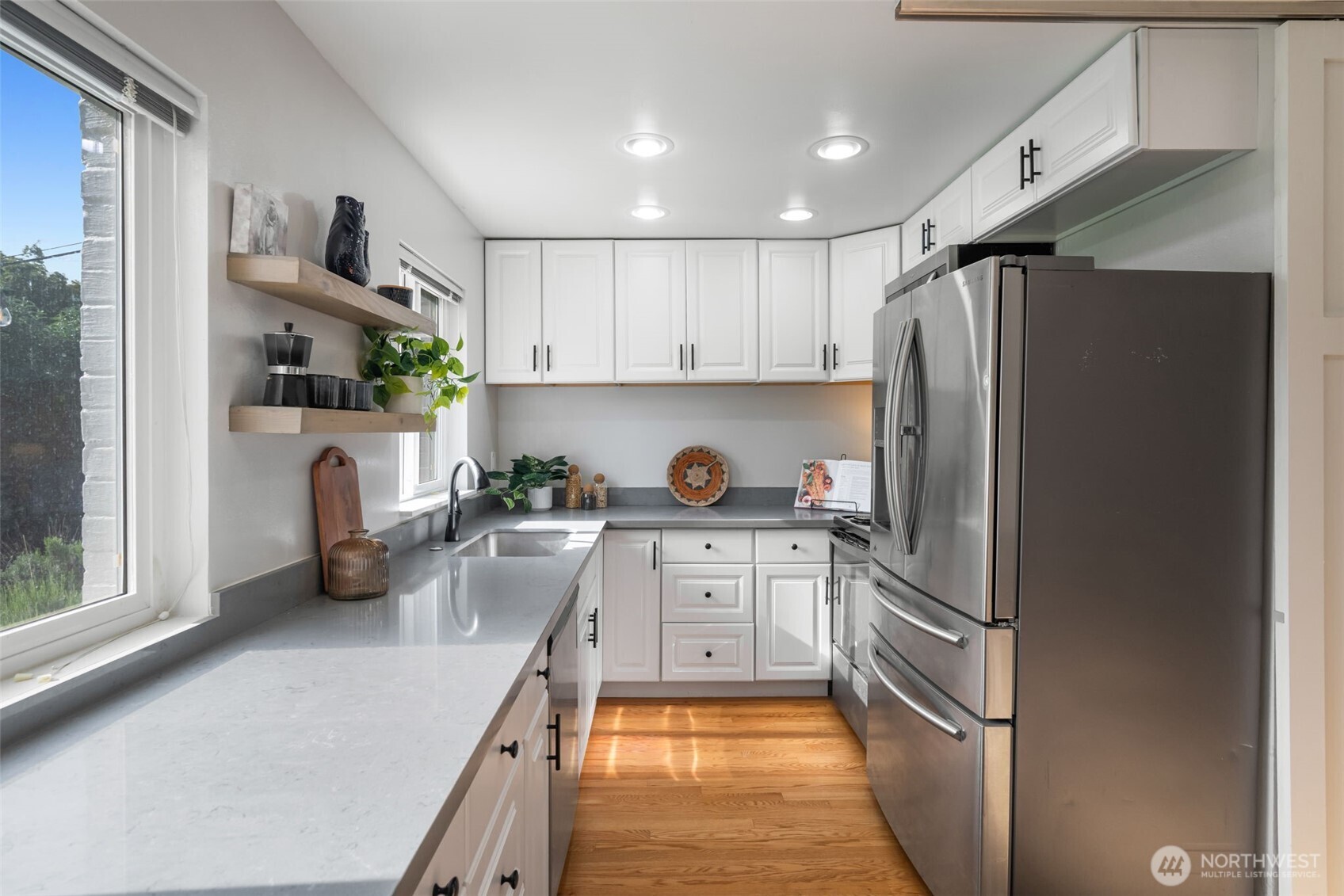 10617 39th Avenue Southwest Seattle, WA 98146 - Photo 10 of 39