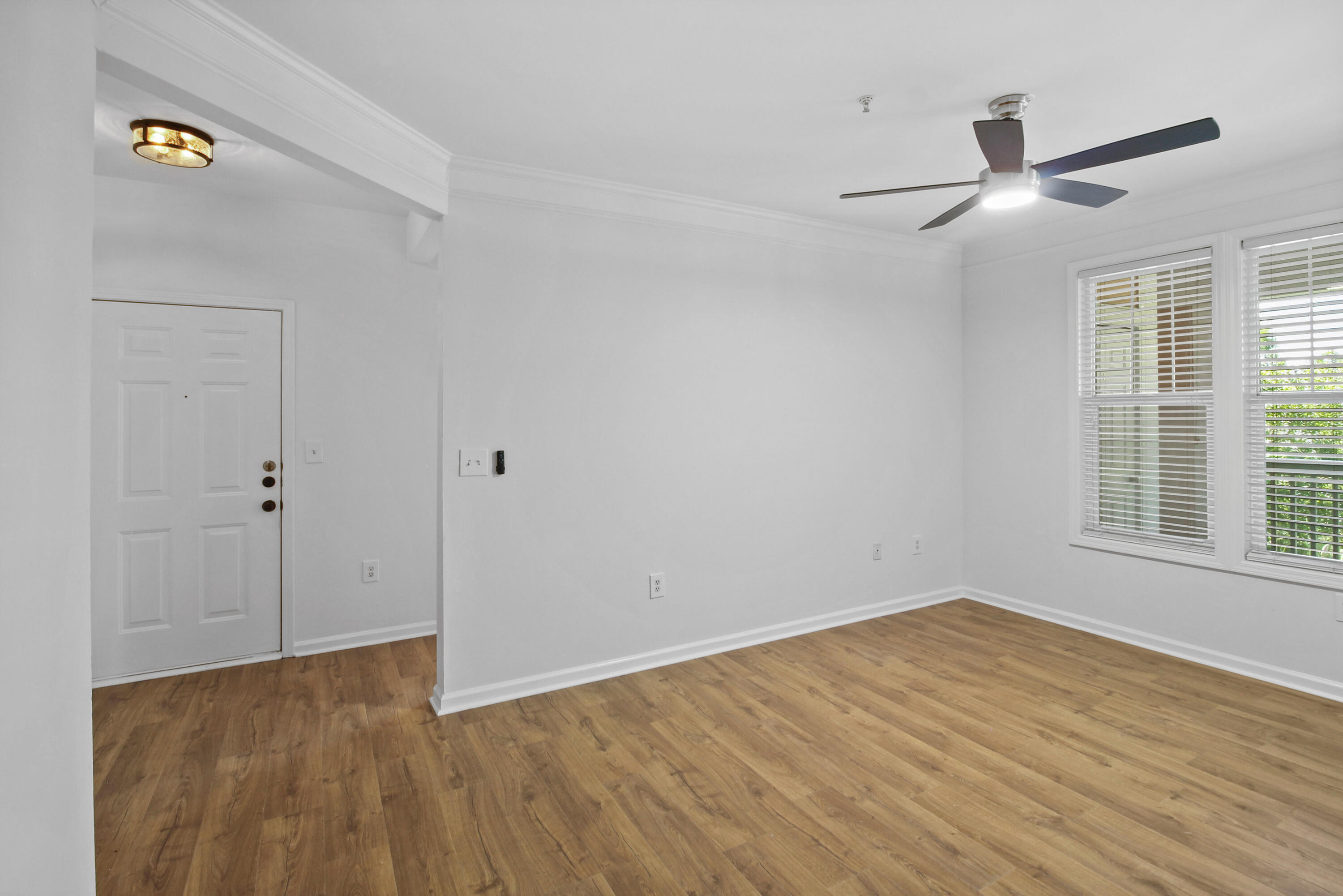 2033 Chatelain Way Mount Pleasant, SC 29464 - Photo 4 of 25 2033_4