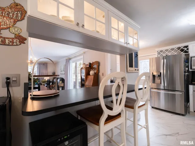 $289,500 | 1808 St Clair Drive, Pekin, IL 61554