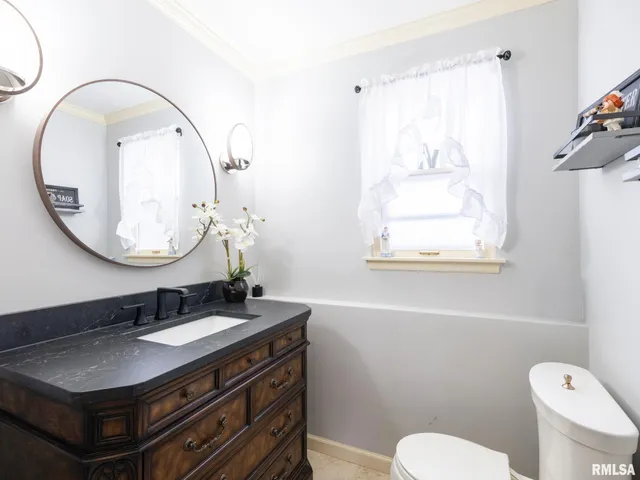 $289,500 | 1808 St Clair Drive, Pekin, IL 61554