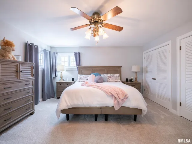 $289,500 | 1808 St Clair Drive, Pekin, IL 61554