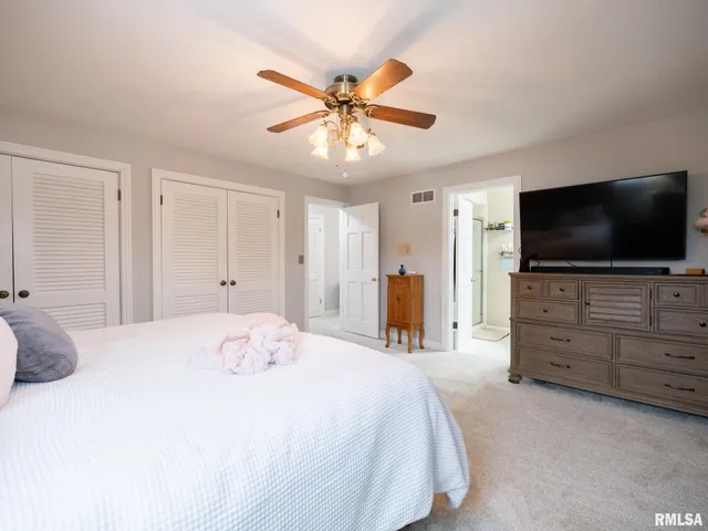 $289,500 | 1808 St Clair Drive, Pekin, IL 61554