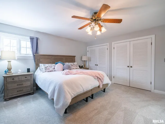 $289,500 | 1808 St Clair Drive, Pekin, IL 61554