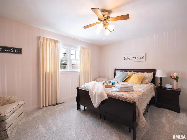 $289,500 | 1808 St Clair Drive, Pekin, IL 61554