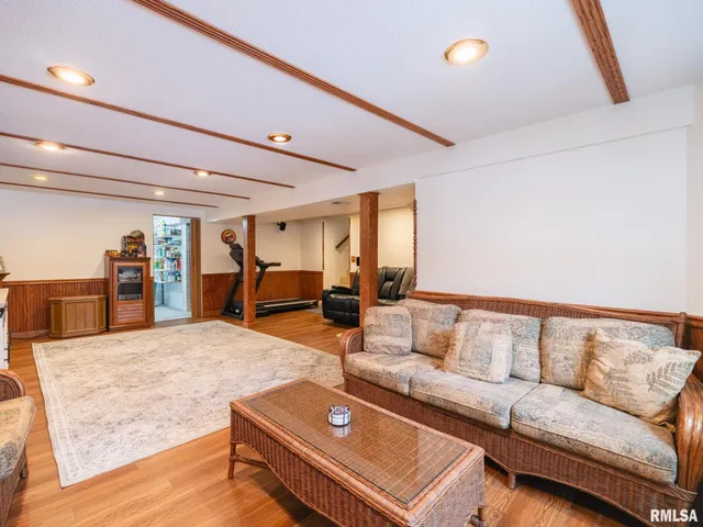 $289,500 | 1808 St Clair Drive, Pekin, IL 61554