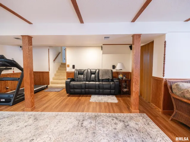 $289,500 | 1808 St Clair Drive, Pekin, IL 61554