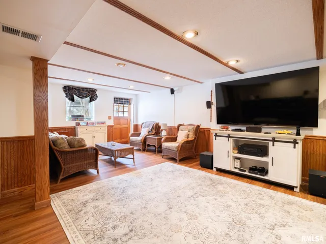 $289,500 | 1808 St Clair Drive, Pekin, IL 61554