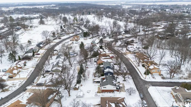 $289,500 | 1808 St Clair Drive, Pekin, IL 61554