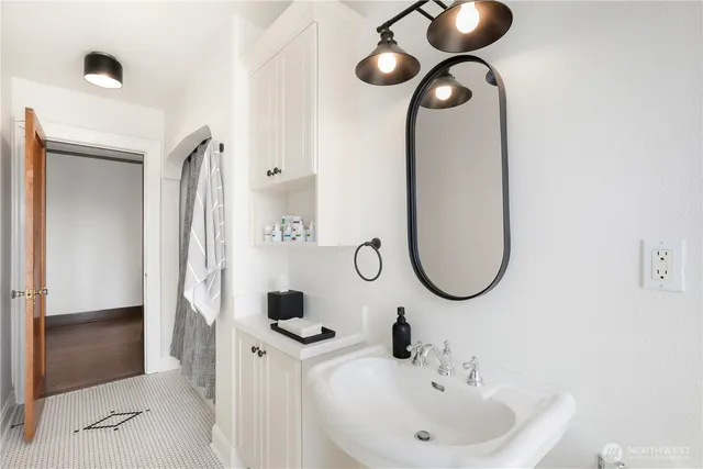 $2,800 | 301 North Tacoma Avenue, Unit 403, Tacoma, WA 98403