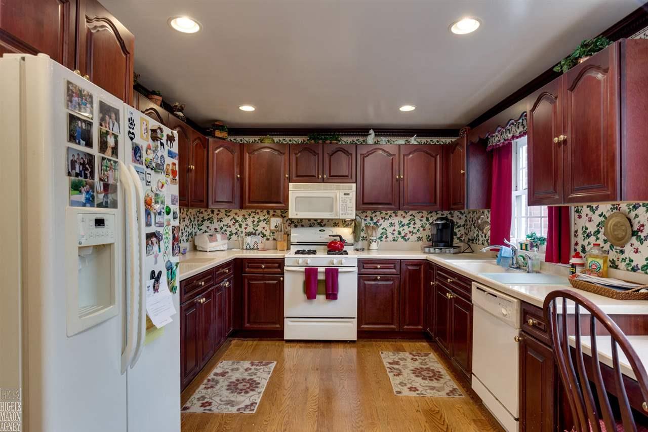 38 Edgemere Road Grosse Pointe, MI 48236 - Photo 13 of 28 31275430-12.JPG