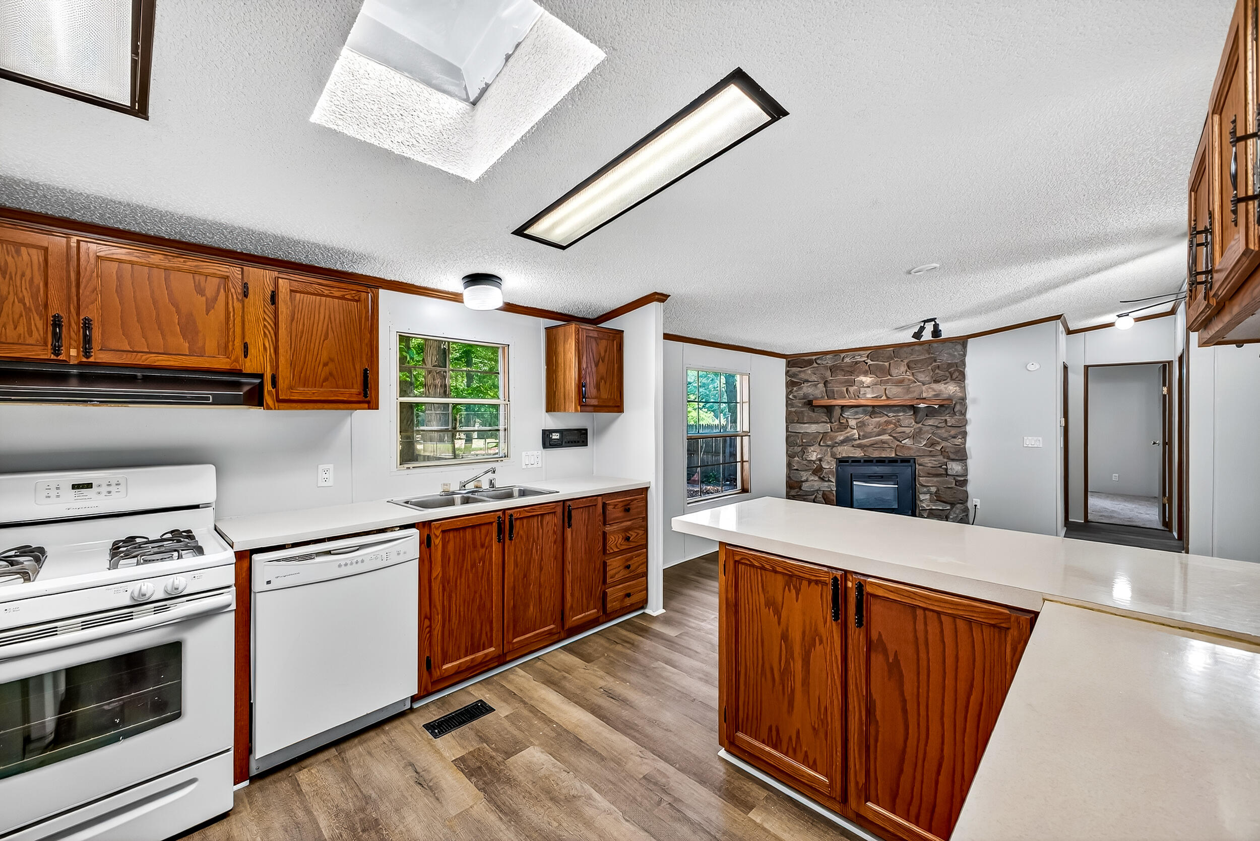 3074 Fenner Road Muskegon, MI 49445 - Photo 15 of 55 3074 fenner-23