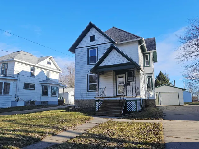 $185,000 | 215 North Main Street, Reeseville, WI 53579