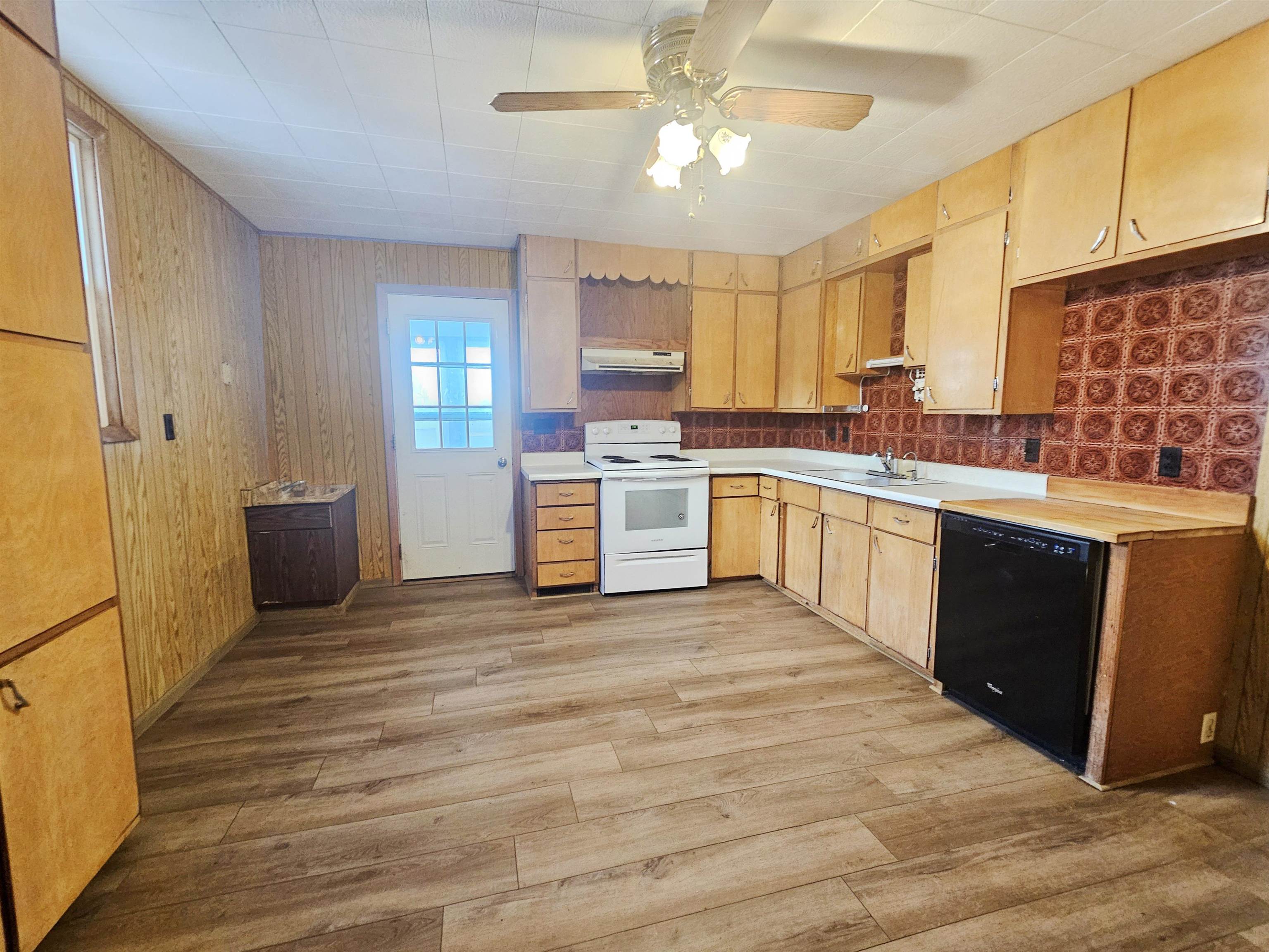 215 North Main Street Reeseville, WI 53579 - Photo 5 of 27