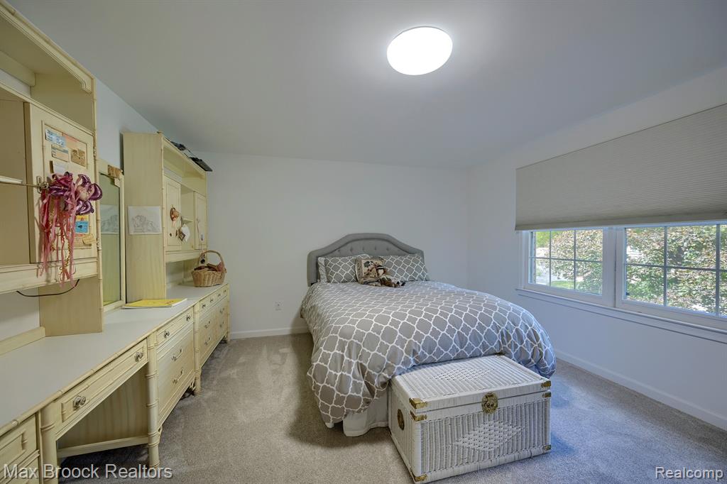 35181 Spring Hill Road Farmington Hills, MI 48331 - Photo 25 of 36