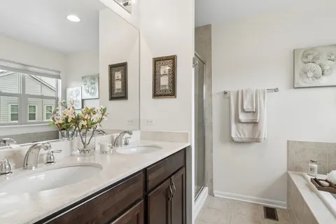 $470,000 | 752 Keystone Lane, Vernon Hills, IL 60061
