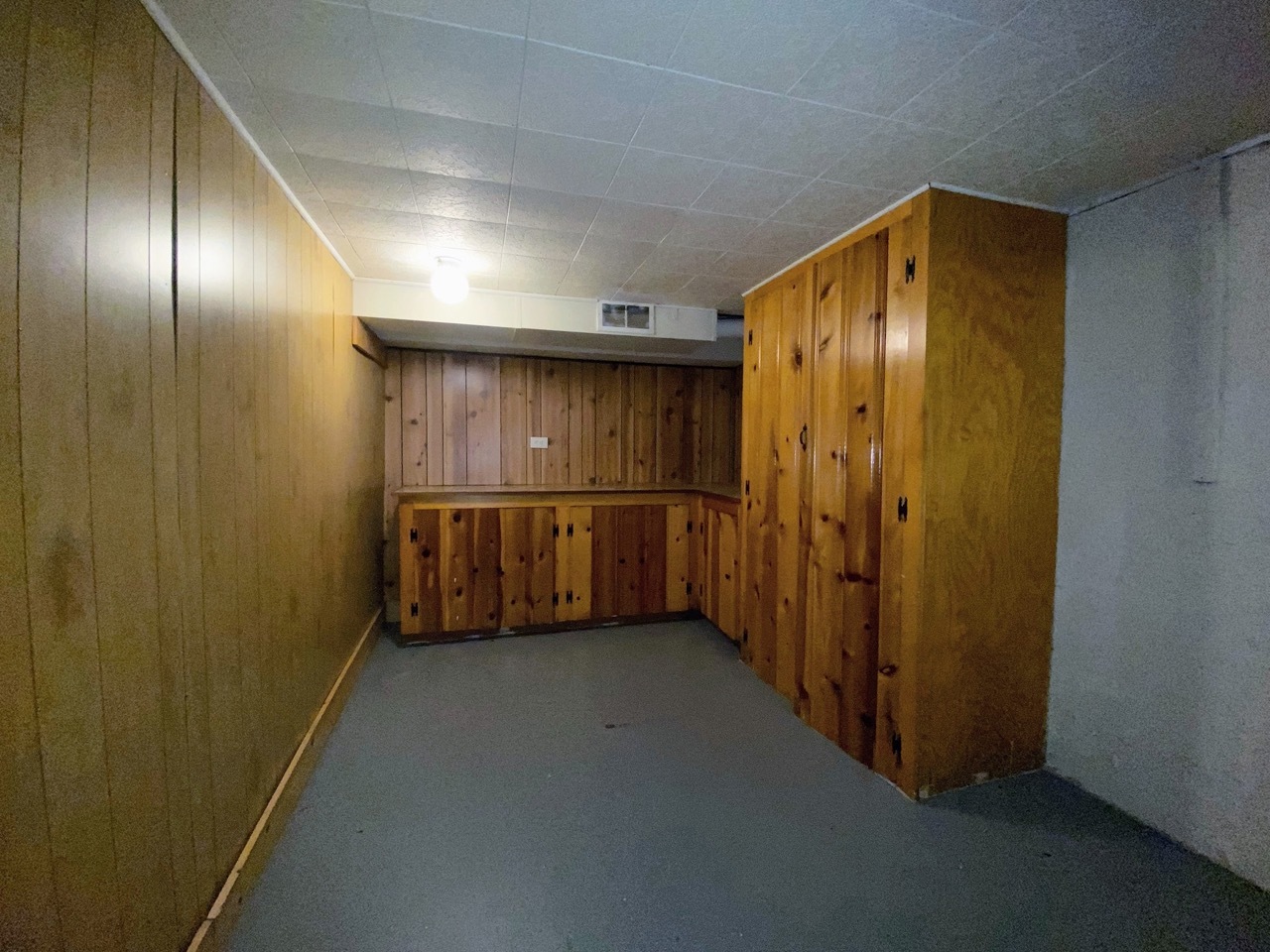 3003 Longfellow Avenue Hazel Crest, IL 60429 - Photo 18 of 19 a view of an entryway