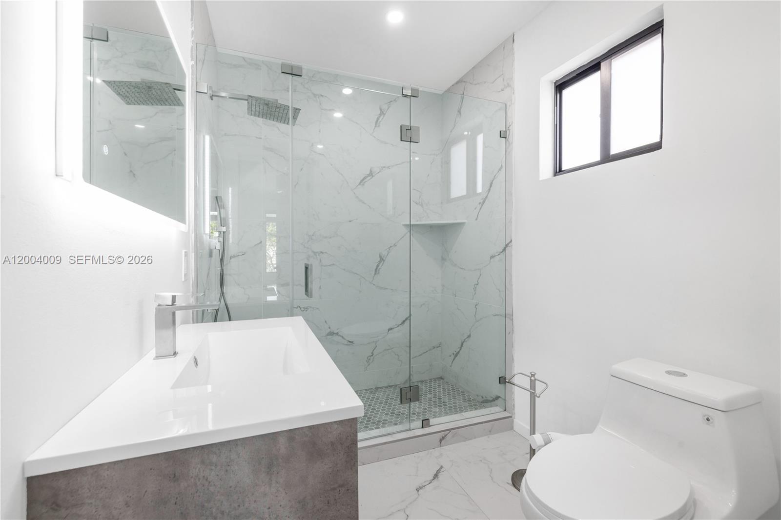 2152 Southwest 10th Street Miami, FL 33135 - Photo 10 of 21 Master Bathroom (shared)