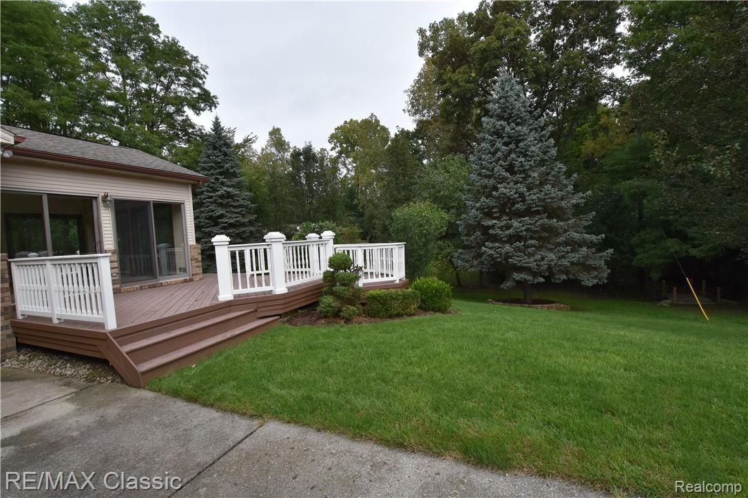 36784 11 Mile Road Farmington, MI 48331 - Photo 2 of 26 DSC_2640.JPG