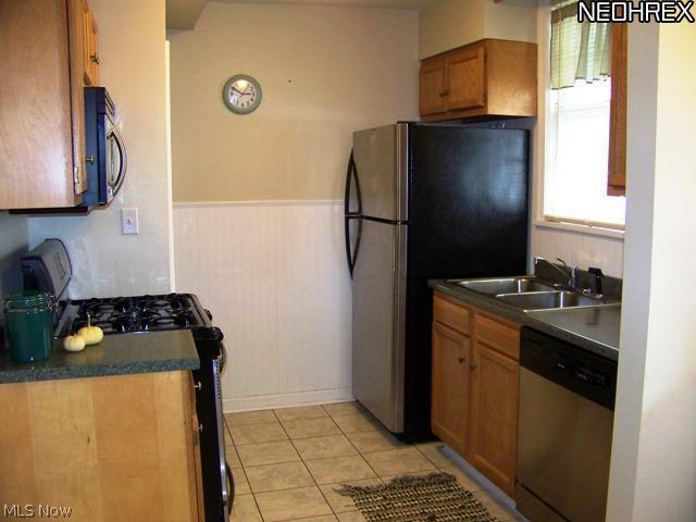 3651 Cummings Road Cleveland, OH 44118 - Photo 3 of 6