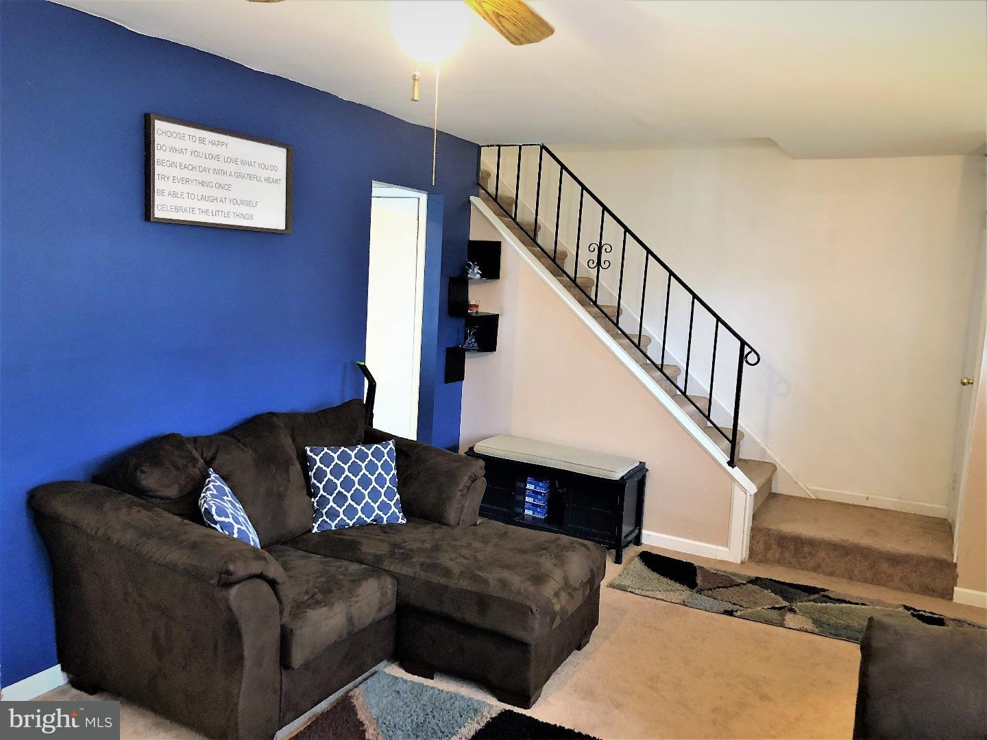 17 Farmhouse Road Sicklerville, NJ 08081 - Photo 3 of 20 Gallery Image 3