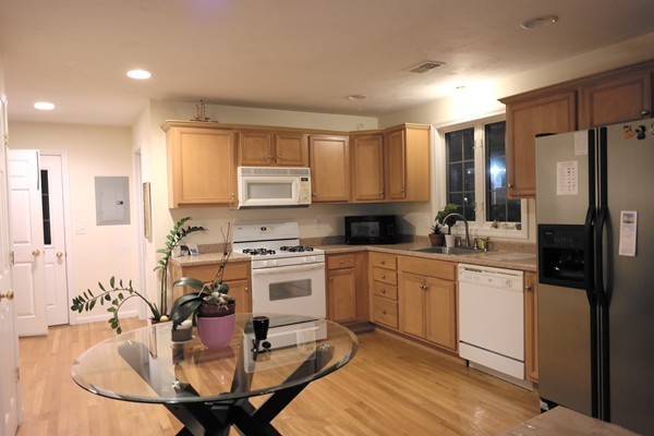 14 Brook Street Boston, MA 02131 - Photo 4 of 18