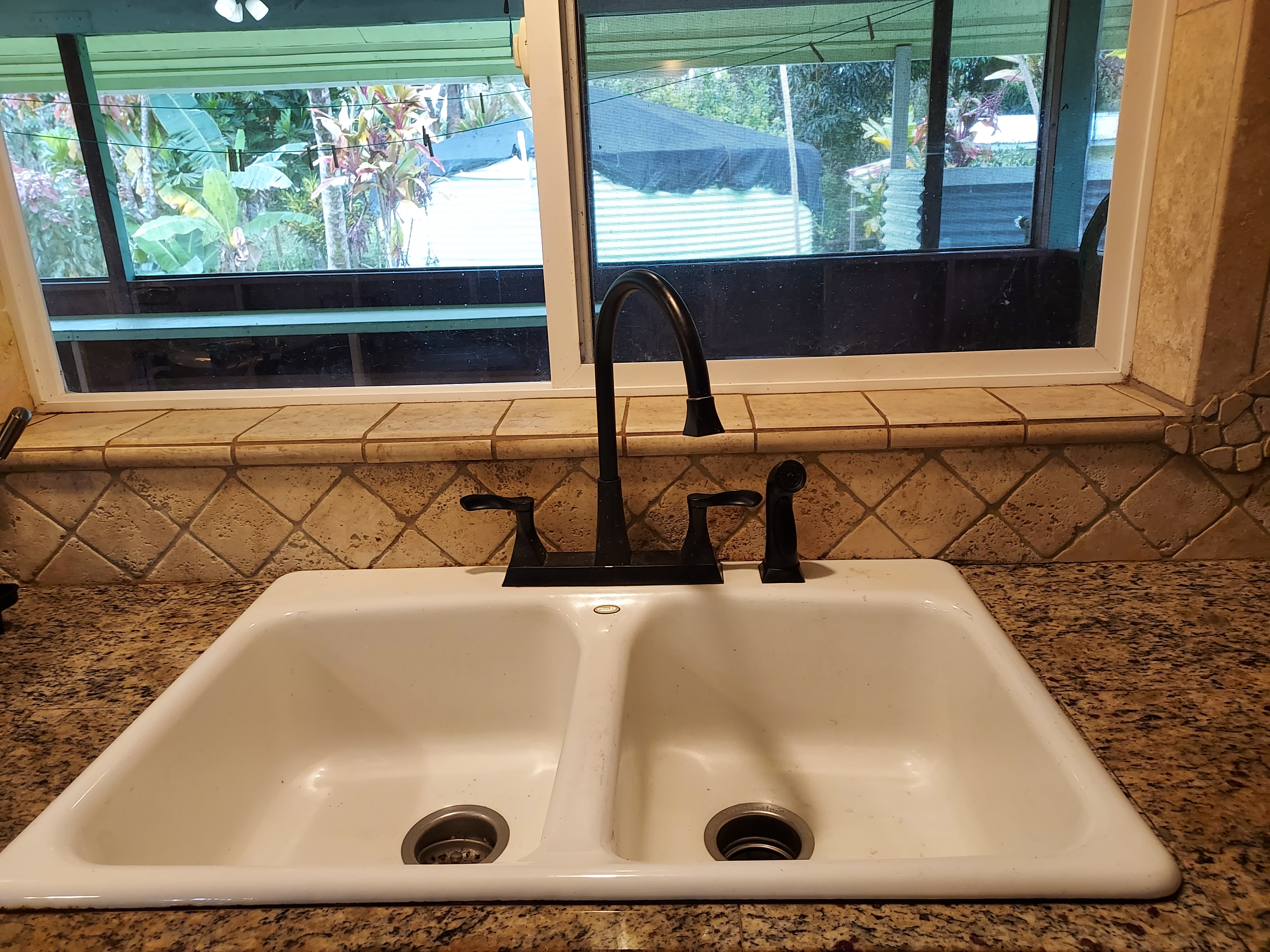 14-3431 Seadrift Road Pahoa, HI 96778 - Photo 4 of 22 a bathroom with a bathtub