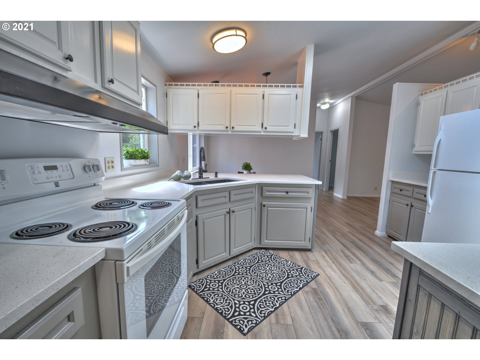 92453 Simonsen Road Astoria, OR 97103 - Photo 9 of 29 Gallery Image 9