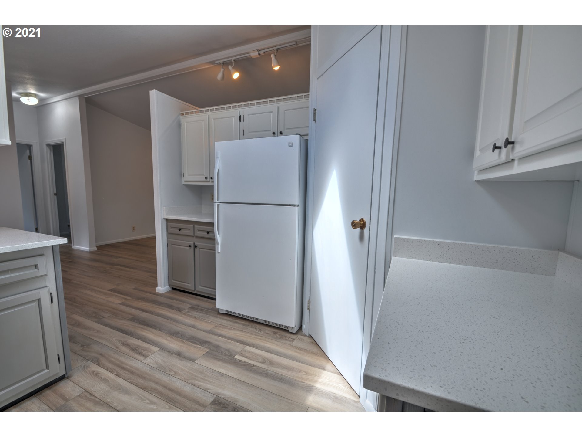 92453 Simonsen Road Astoria, OR 97103 - Photo 10 of 29 Gallery Image 10
