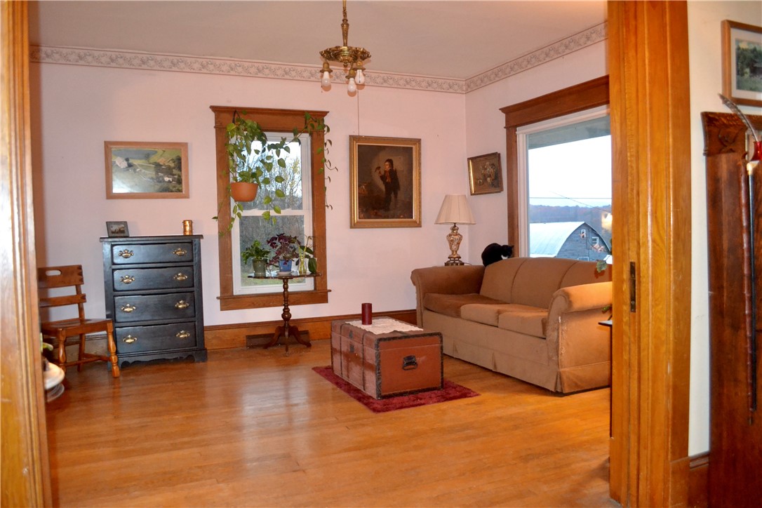 1073 Lower Meeker Hollow Road Roxbury, NY 12474 - Photo 10 of 50 Living Room