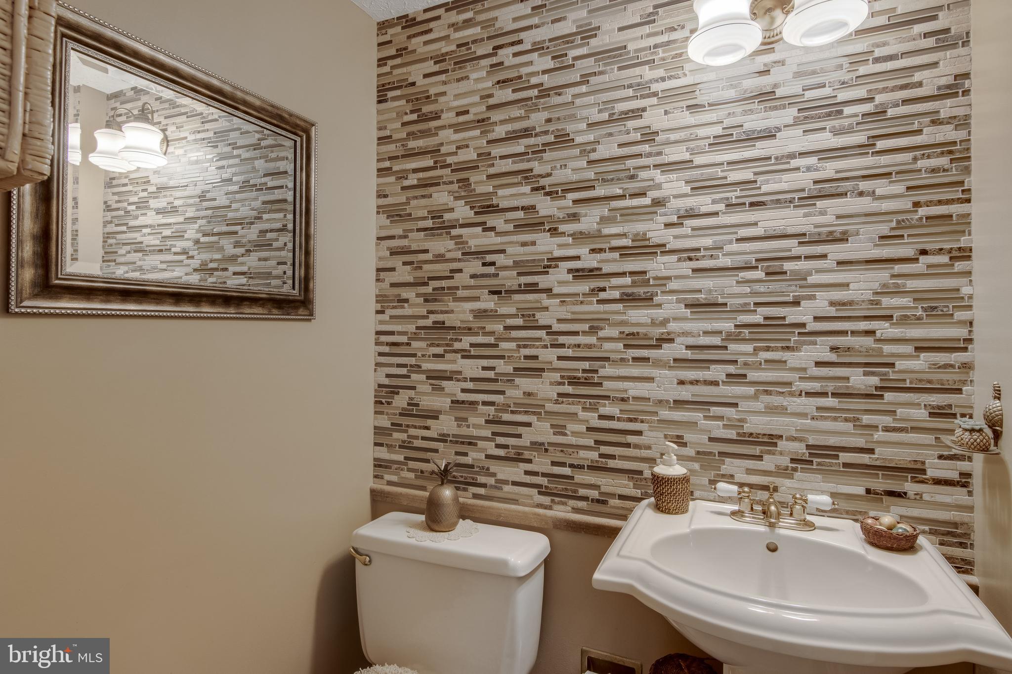 5 Tulip Tree Court Baltimore, MD 21221 - Photo 15 of 40 Main level powder room