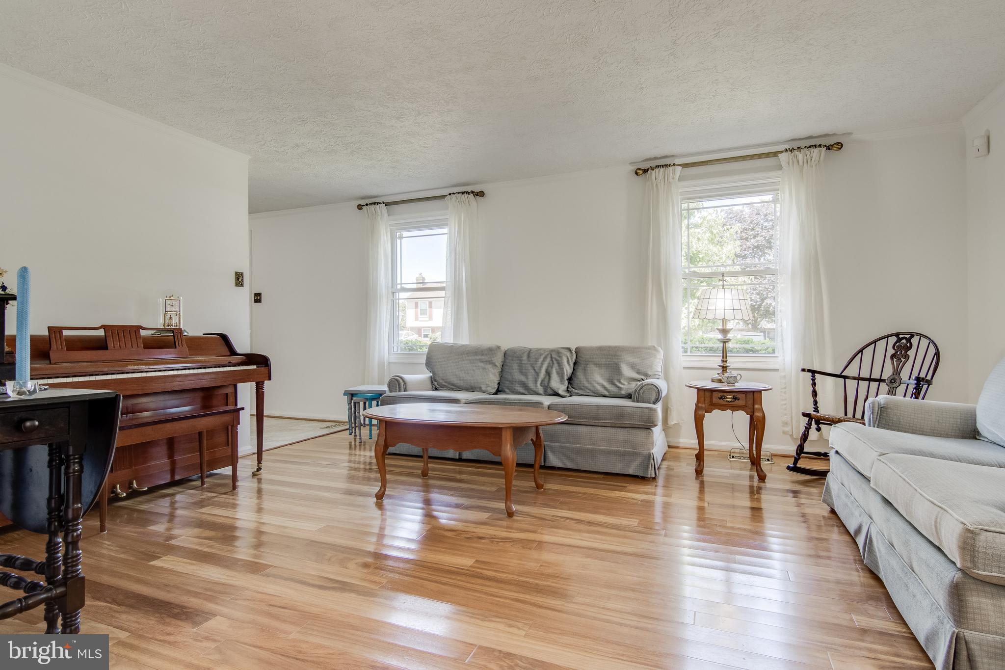 5 Tulip Tree Court Baltimore, MD 21221 - Photo 5 of 40 Gleaming hardwood floors