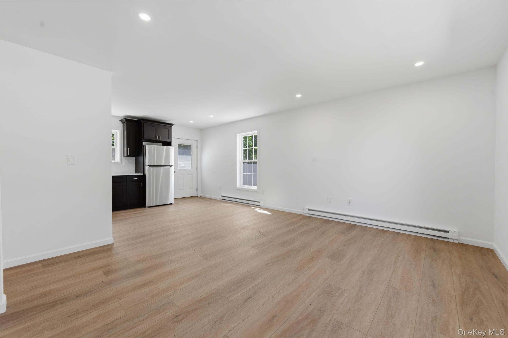 655 Post Avenue Bellport, NY 11713 - Photo 3 of 20