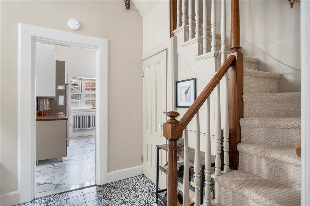 214 Bowen Street Providence, RI 02906 - Photo 19 of 45