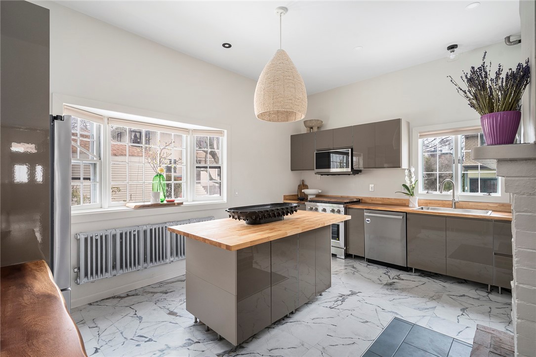 214 Bowen Street Providence, RI 02906 - Photo 20 of 45